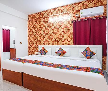 Hotel Royal Platinum Bangalore Bagian luar foto