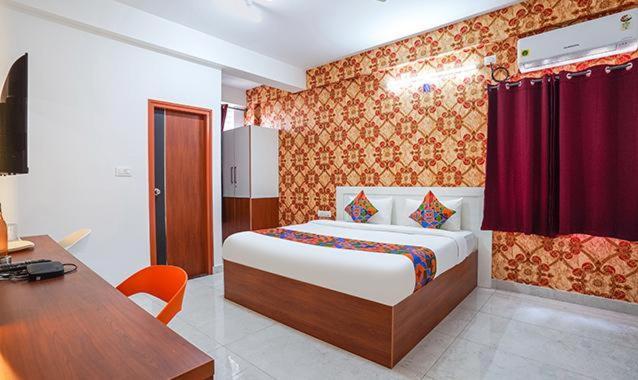 Hotel Royal Platinum Bangalore Bagian luar foto