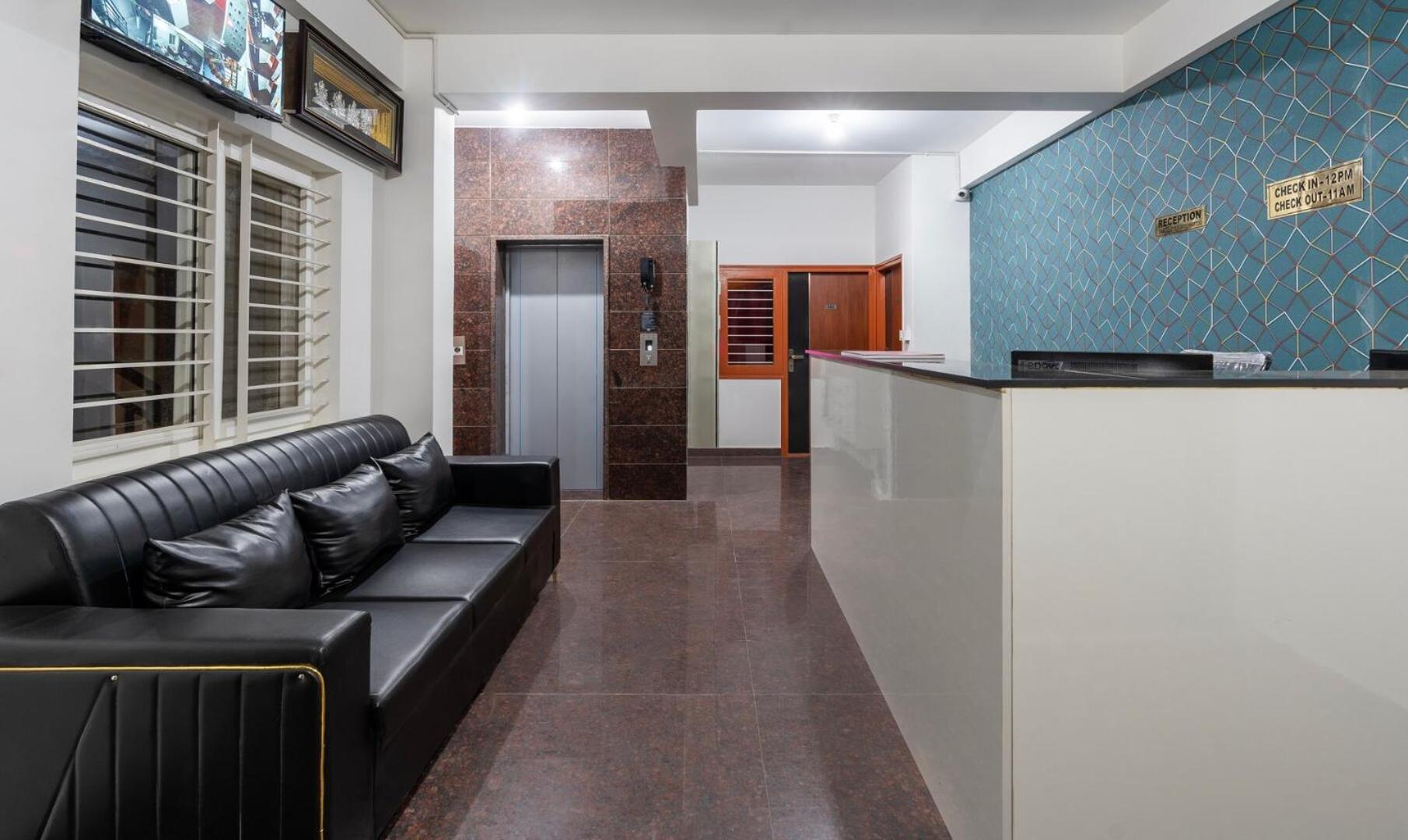 Hotel Royal Platinum Bangalore Bagian luar foto